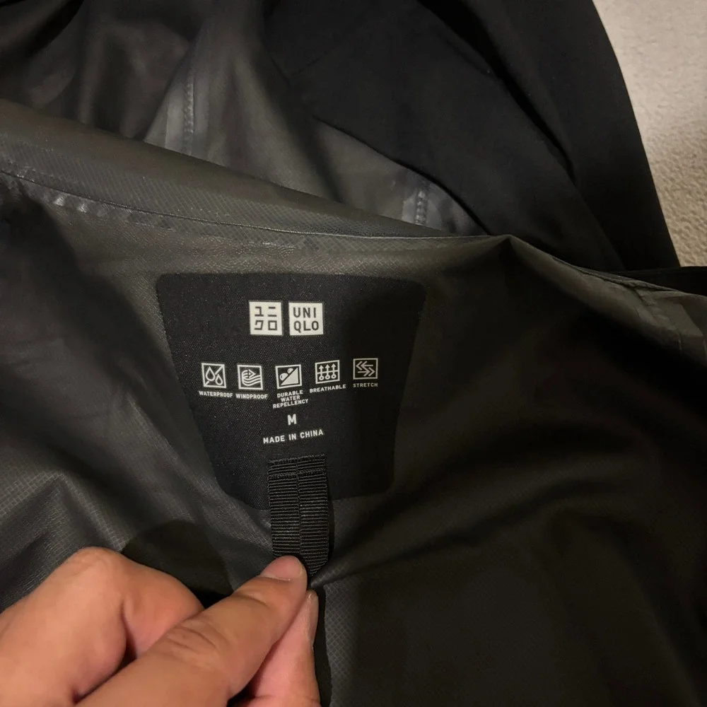 Uniqlo Blocktech Parka Mens Medium Black Waterproof Windproof Hooded Jacket - Picture 3 of 6